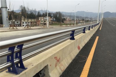 道路不銹鋼復(fù)合管護(hù)欄 0.6m 藍(lán)色